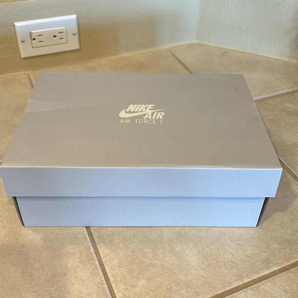 Nike Air Force 1 WMNS 7.5 - Picture 12 of 12